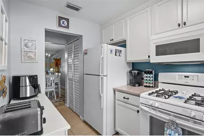 5660 80th Street N #B106, Saint Petersburg, FL 33709 - Photo 12