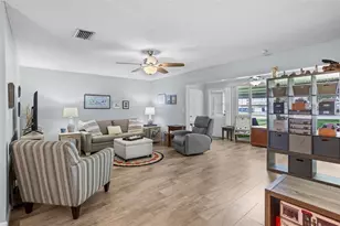 5660 80th St N, Saint Petersburg, FL 33709 - Photo 6
