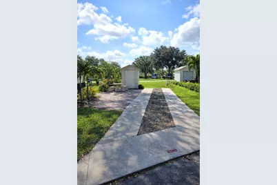 2938 Par Drive #200, Bowling Green, FL 33834 - Photo 1