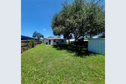 5627 Commonwealth Avenue N, Saint Petersburg, FL 33703 - Photo 16