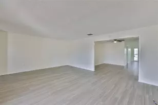 1210 Eastloch Ct, Sun City Center, FL 33573 - Photo 24