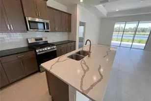 2561 Star Apple Wy, Sarasota, FL 34240 - Photo 2