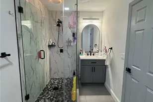 2509 Thornbrook Pl, Tampa, FL 33618 - Photo 20