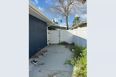 15416 2nd Street E, Madeira Beach, FL 33708 - Photo 4
