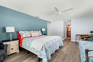 14030 79th Ave, Seminole, FL 33776 - Photo 16