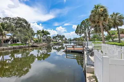 5285 Dover Street NE, Saint Petersburg, FL 33703 - Photo 4