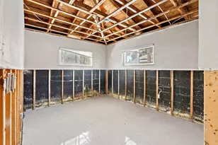 5285 Dover St NE, Saint Petersburg, FL 33703 - Photo 18