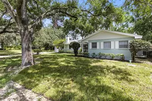 2510 Lake Ellen Dr, Tampa, FL 33618 - Photo 2