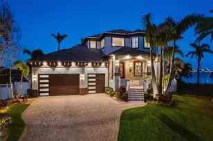 7815 9th Ave S, Saint Petersburg, FL 33707 - Photo 2