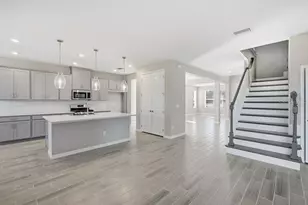 1678 Trailhead Ln, Zephyrhills, FL 33541 - Photo 2