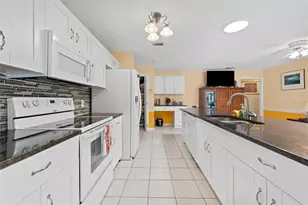 945 Winding Oaks Dr, Palm Harbor, FL 34683 - Photo 10