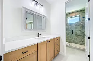 1015 W Charter St, Tampa, FL 33602 - Photo 58