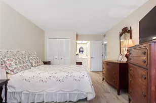 10182 Seminole Island Dr, Largo, FL 33773 - Photo 6