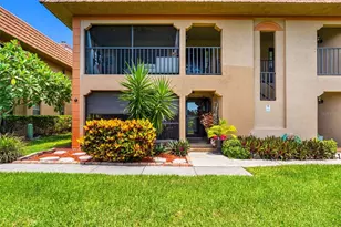 10182 Seminole Island Dr, Largo, FL 33773 - Photo 1