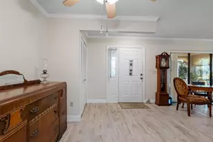 10182 Seminole Island Dr, Largo, FL 33773 - Photo 22