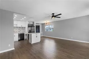 201 Bedford St, Sun City Center, FL 33573 - Photo 6