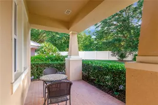 320 Roxbury Crossing Ct, Valrico, FL 33594 - Photo 2