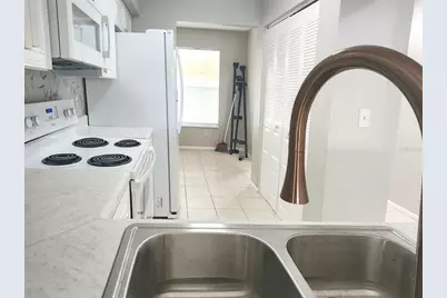 7148 E Bank Drive, Tampa, FL 33617 - Photo 4