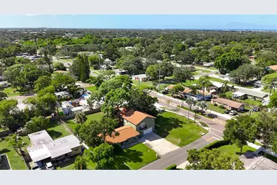 2372 18th Avenue SW, Largo, FL 33774 - Photo 2