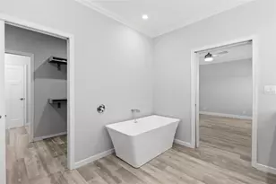 6924 Americana Dr NE, Saint Petersburg, FL 33702 - Photo 26