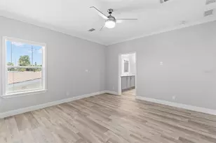 6924 Americana Dr NE, Saint Petersburg, FL 33702 - Photo 22