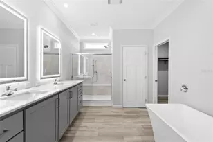 6924 Americana Dr NE, Saint Petersburg, FL 33702 - Photo 24