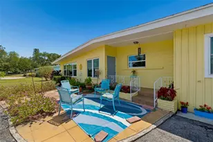 2110 Fairway Ave S, Saint Petersburg, FL 33712 - Photo 2