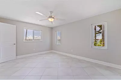 11055 7th Street E, Treasure Island, FL 33706 - Photo 14