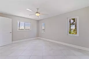 11055 7th St E, Treasure Island, FL 33706 - Photo 14