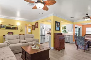 5501 Highland St S, Saint Petersburg, FL 33705 - Photo 4