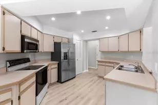 15846 Glenarn Dr, Tampa, FL 33618 - Photo 16