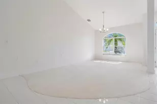 2127 Lagoon Dr, Dunedin, FL 34698 - Photo 10