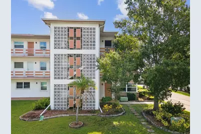 6015 19th Street N #117, Saint Petersburg, FL 33714 - Photo 2