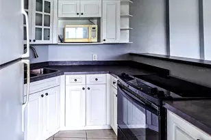 3315 58th Ave S, Saint Petersburg, FL 33712 - Photo 6