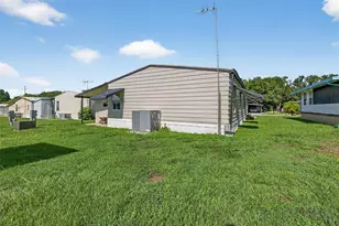 3850 Sarah Dr, Wesley Chapel, FL 33543 - Photo 26