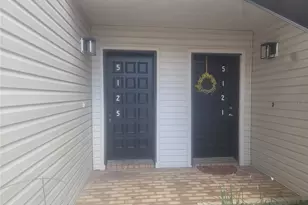 5125 Puritan Cir, Tampa, FL 33617 - Photo 2