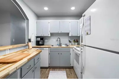 403 Fulham Court #B, Sun City Center, FL 33573 - Photo 12