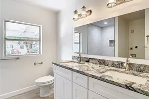 2101 E Ellicott St, Tampa, FL 33610 - Photo 12