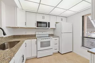 316 Kelsey Way, Sun City Center, FL 33573 - Photo 4