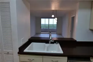 2333 Feather Sound Dr, Clearwater, FL 33762 - Photo 8