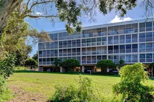 9510 Harbor Greens Way, Seminole, FL 33776 - Photo 2