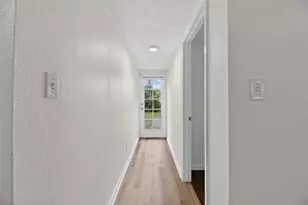 813 W Woodlawn Ave, Tampa, FL 33603 - Photo 30