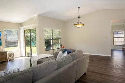 419 Bloomingfield Drive, Brandon, FL 33511 - Photo 6