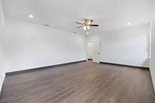 8421 Marlanas Pl, Tampa, FL 33637 - Photo 16