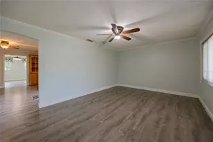 5712 S 20th Ave S, Tampa, FL 33619 - Photo 8