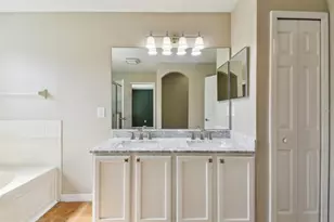 7842 Carriage Pointe Dr, Gibsonton, FL 33534 - Photo 82