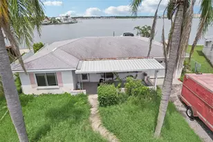 16033 Redington Dr, Redington Beach, FL 33708 - Photo 2