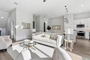 11605 1st St E, Treasure Island, FL 33706 - Photo 14