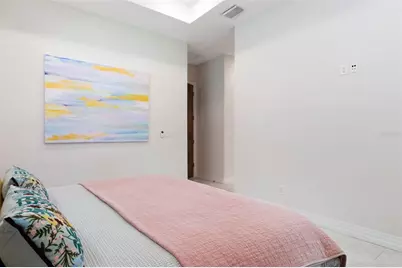 2637 Bayside Drive S, Saint Petersburg, FL 33705 - Photo 16