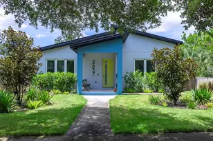 2637 Bayside Dr S, Saint Petersburg, FL 33705 - Photo 1